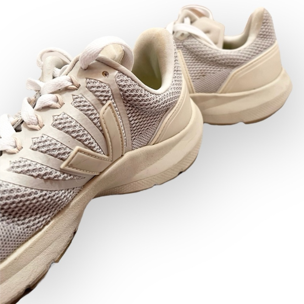 Veja Shoes - image 2